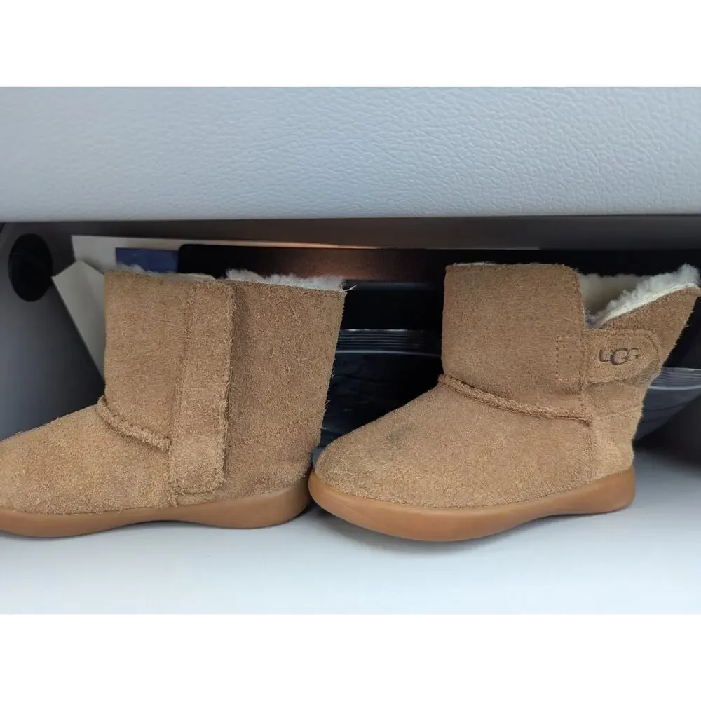 Baby Uggs,Tan Sheep Lined Sz.6 Hook And Loop Closure